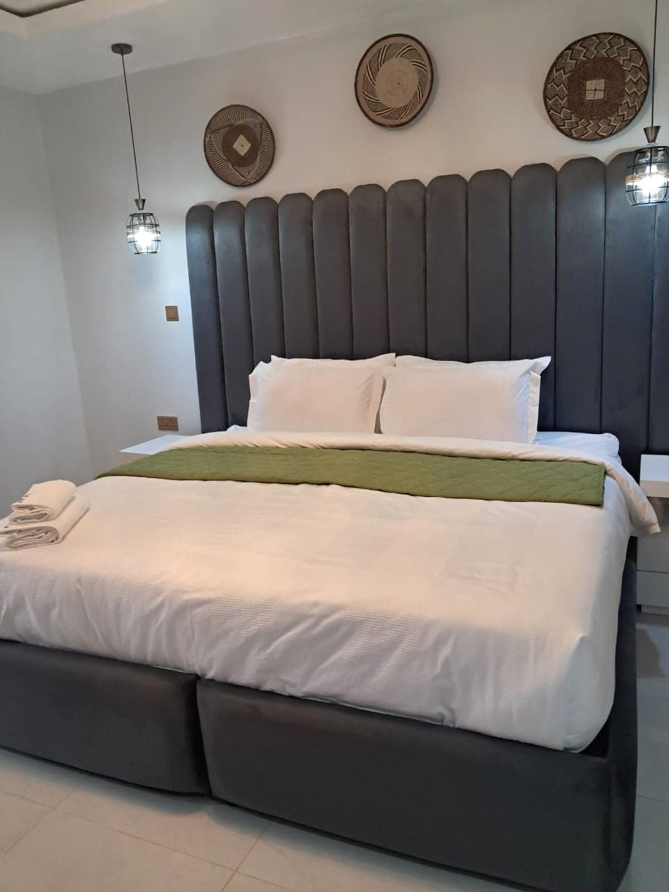 Heritage suite with woven baskets